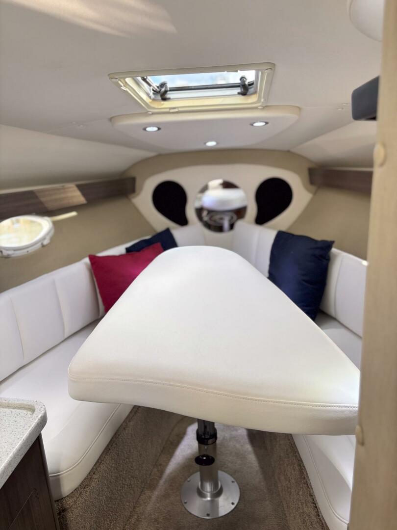 Rinker 270 Express Cruiser - Photo 15