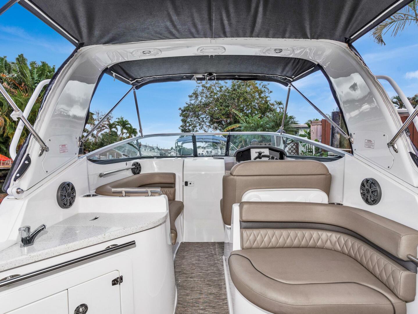 Rinker 270 Express Cruiser - Photo 7