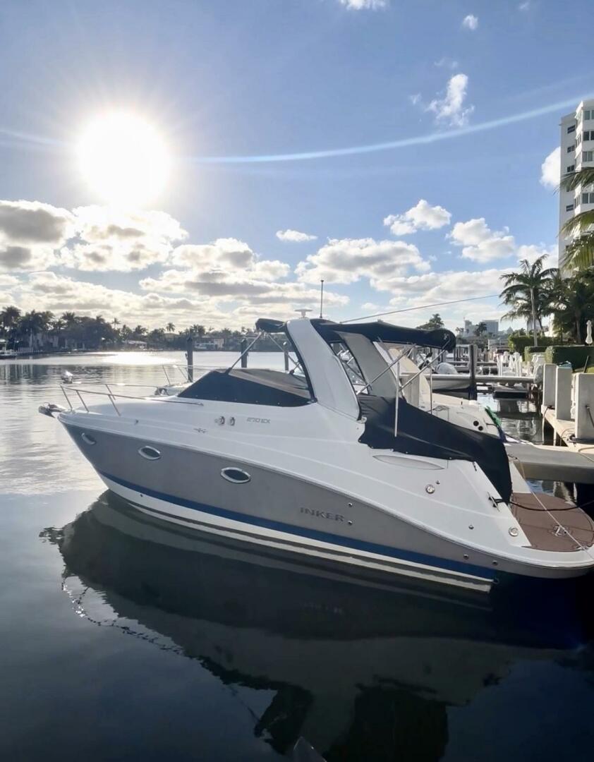 Rinker 270 Express Cruiser
