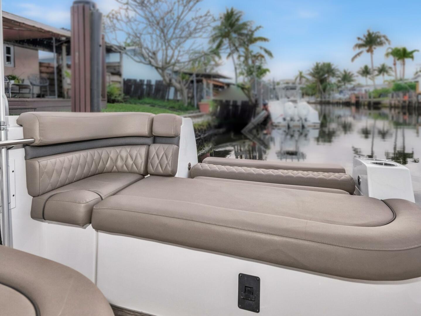 Rinker 270 Express Cruiser - Photo 5