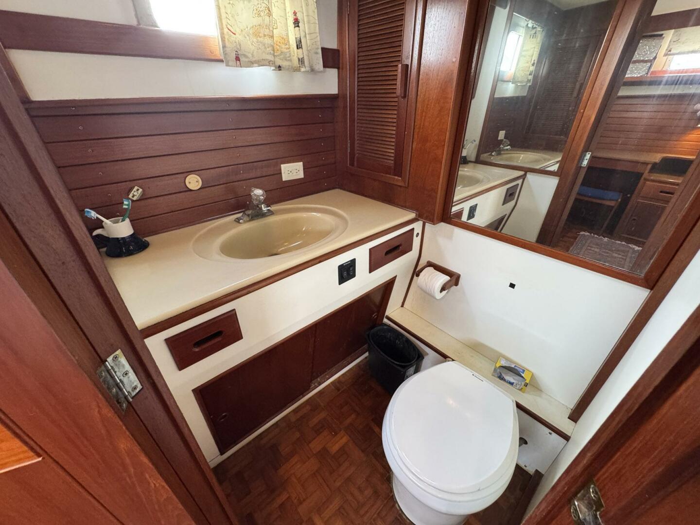 Carolina Breeze 42ft Grand Banks Yacht For Sale