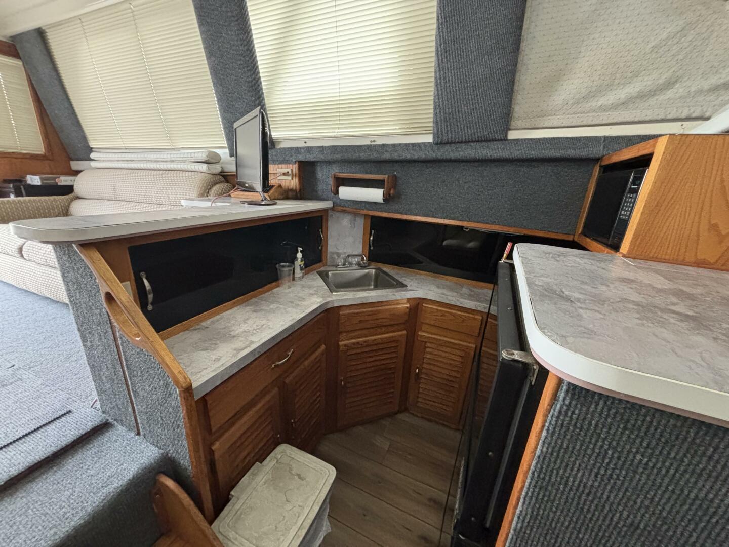 Greene s Bor o II 40ft Silverton Yacht For Sale