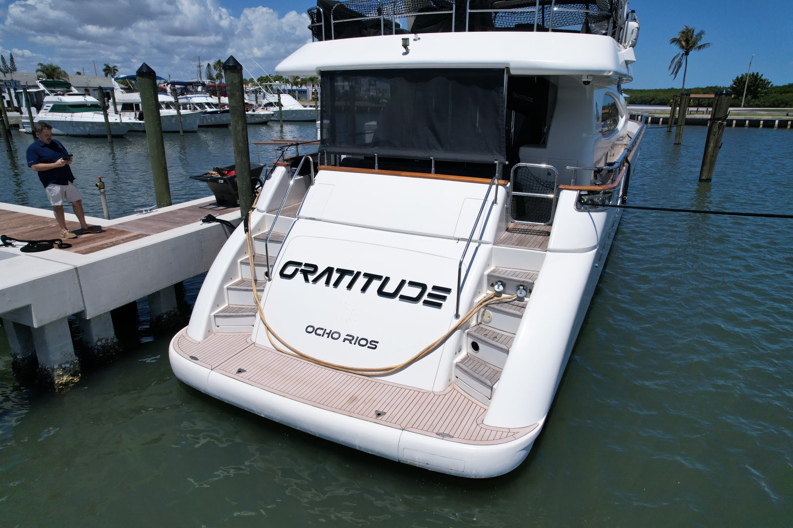 85ft Azimut Yacht For Sale