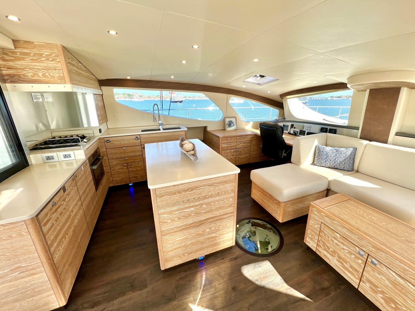 50ft Xquisite Yachts Yacht For Sale