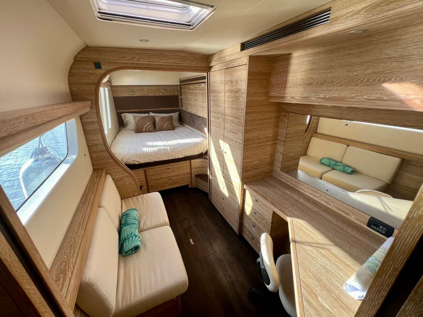 50ft Xquisite Yachts Yacht For Sale