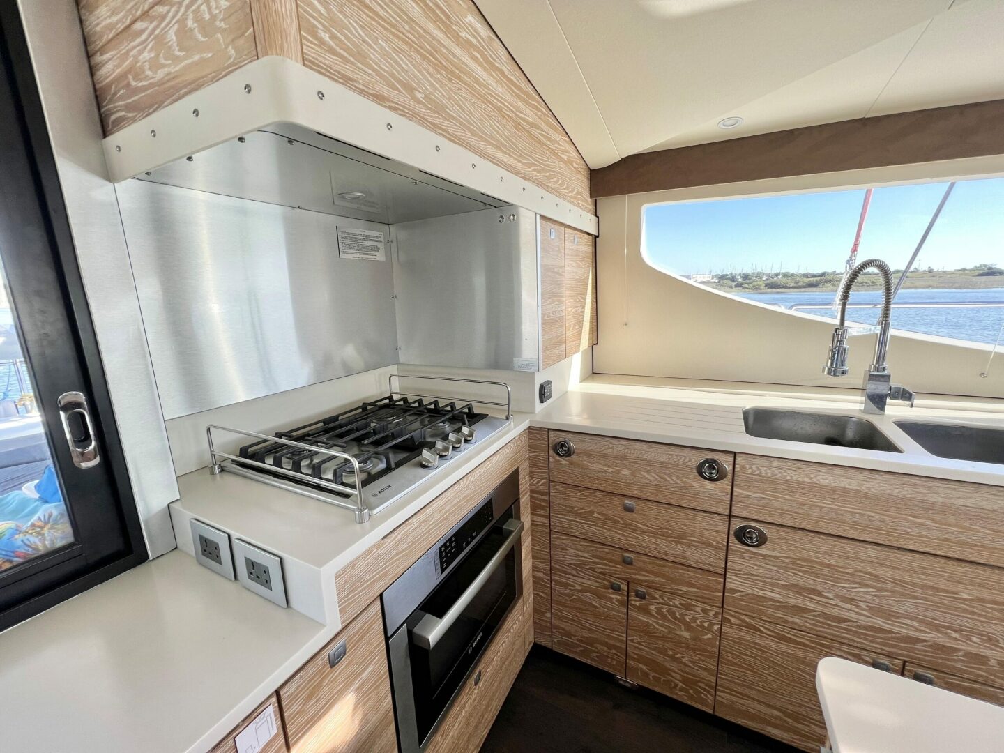 50ft Xquisite Yachts Yacht For Sale