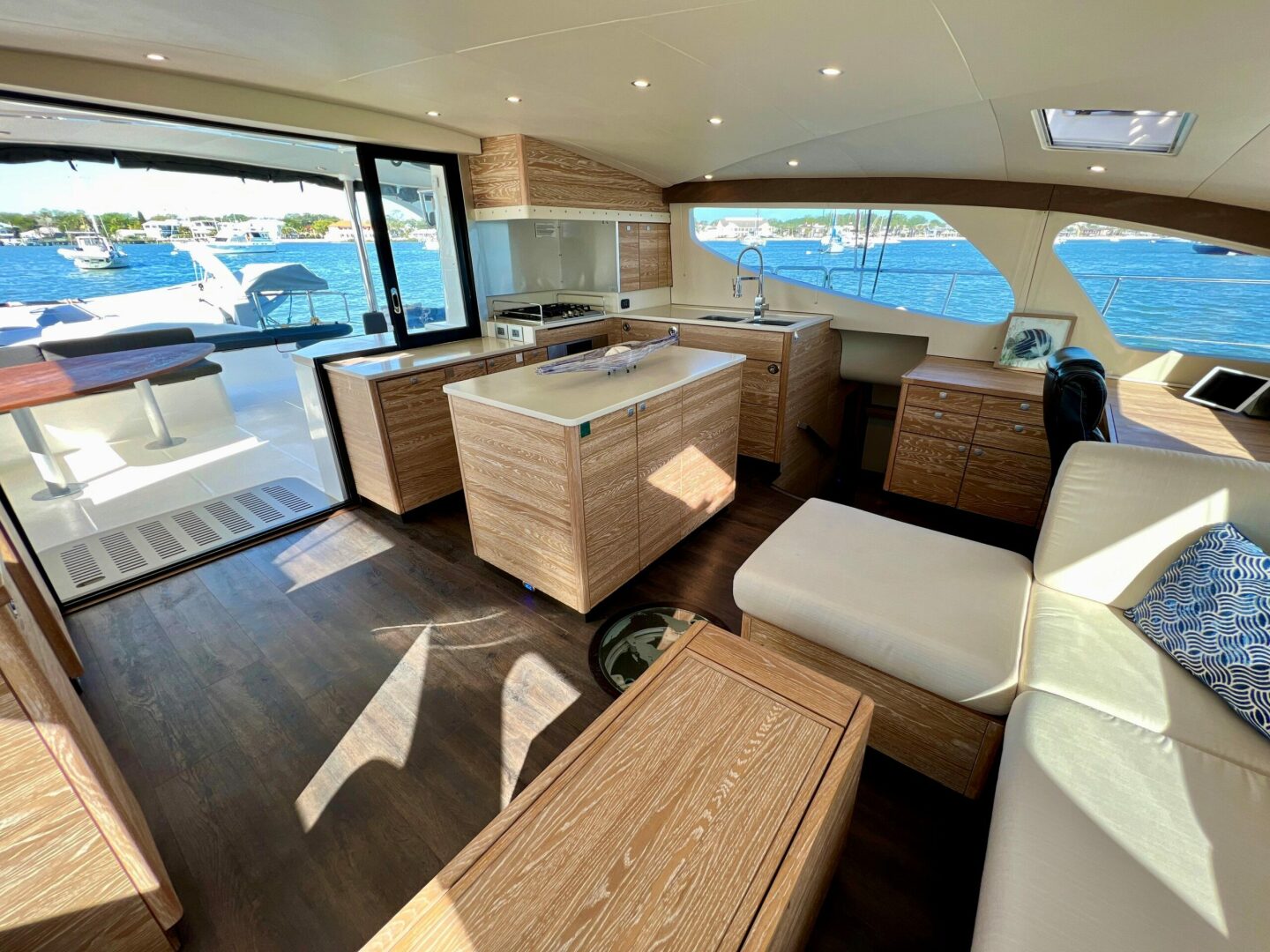 50ft Xquisite Yachts Yacht For Sale