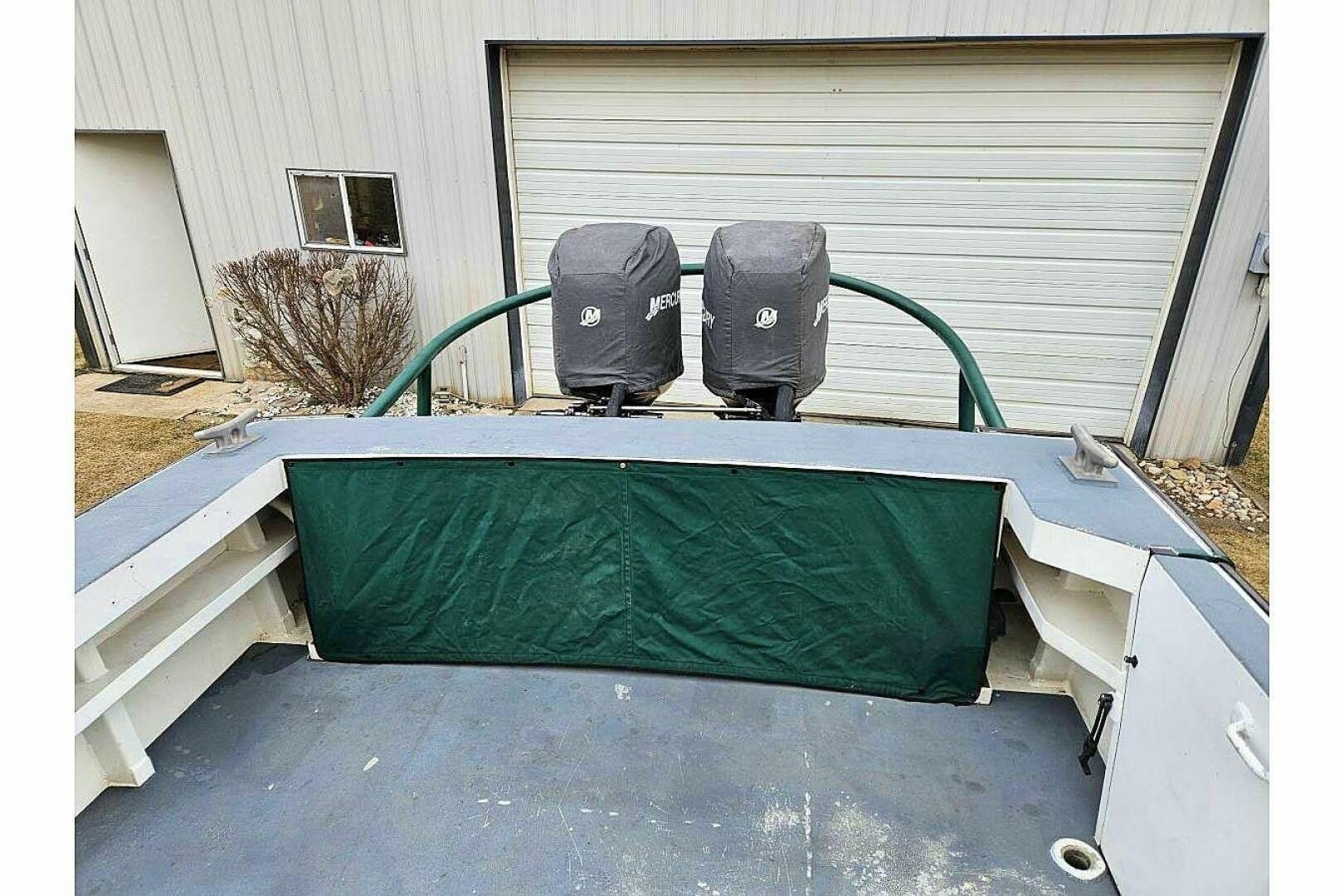 25ft SeaArk Yacht For Sale