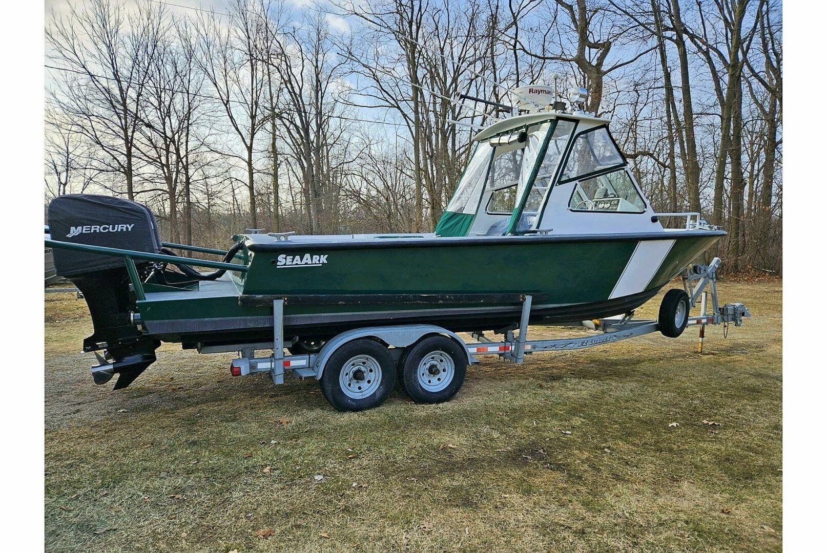 2002 SeaArk 25 V Commander SAMA 1365