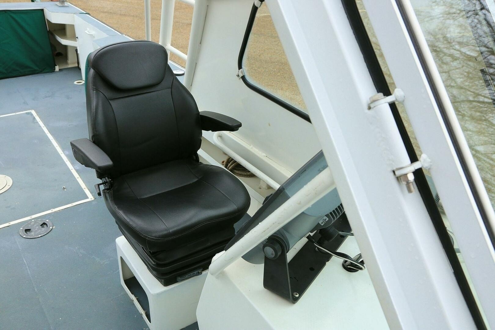 25ft SeaArk Yacht For Sale
