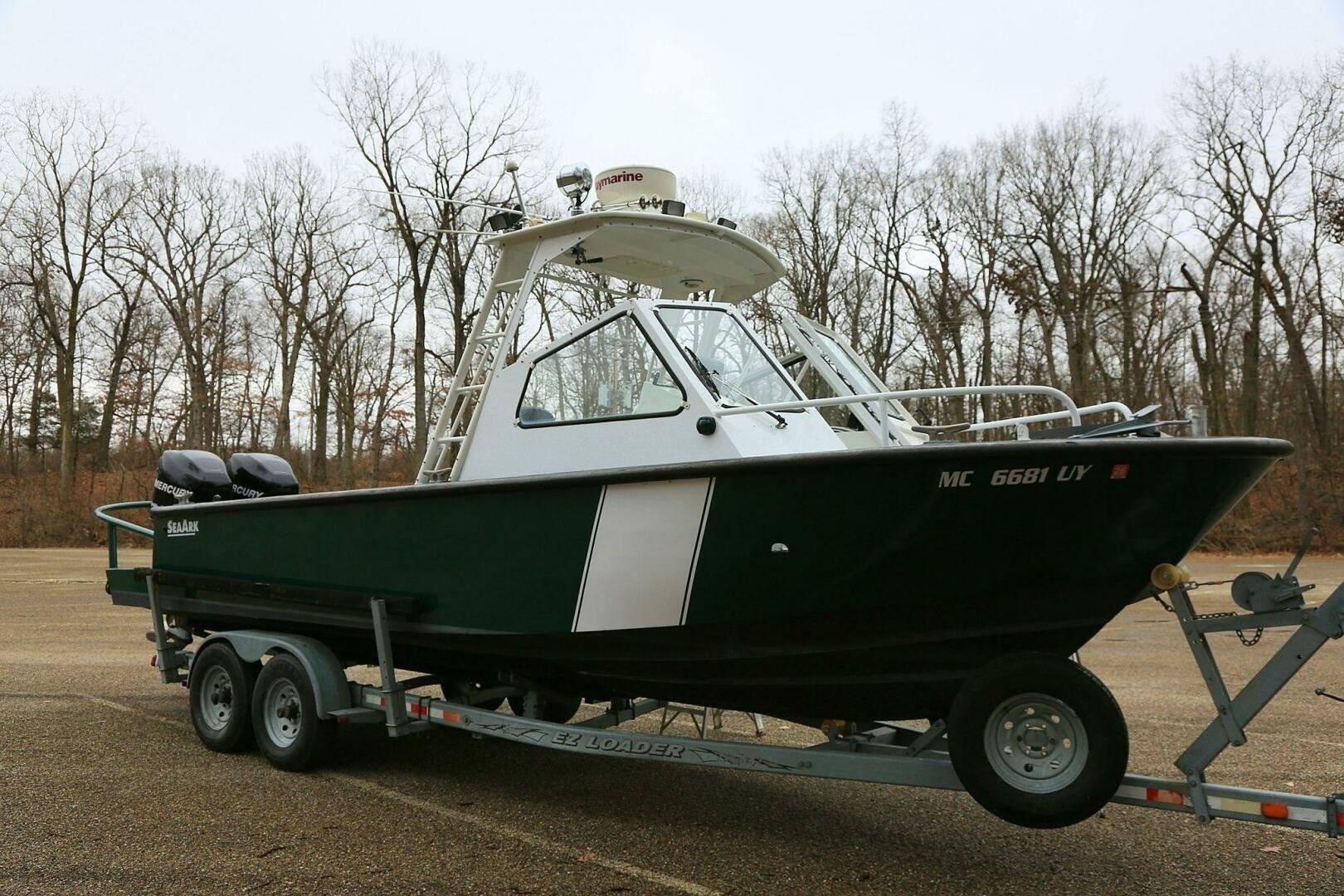 2002 SeaArk 25 V Commander SAMA 1365