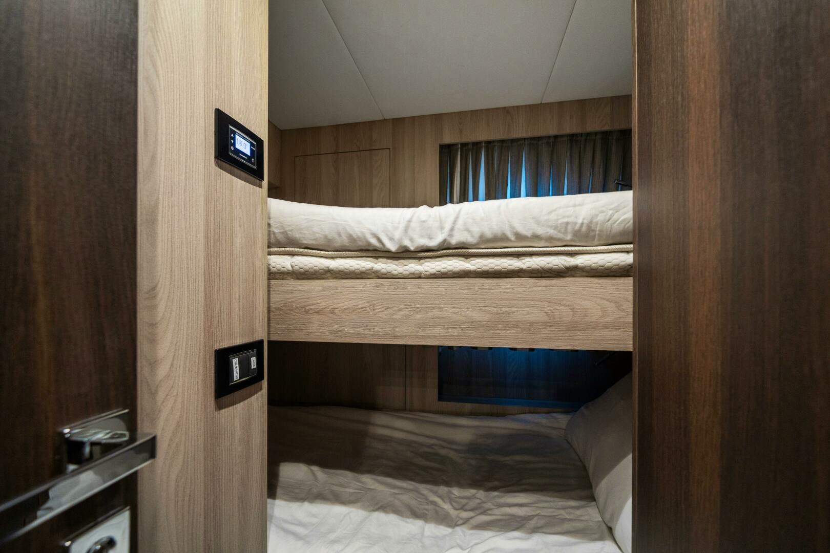 CHILLIN rsquo 88ft Azimut Yacht For Sale CHILLIN rsquo 88ft Azimut Yacht For Sale