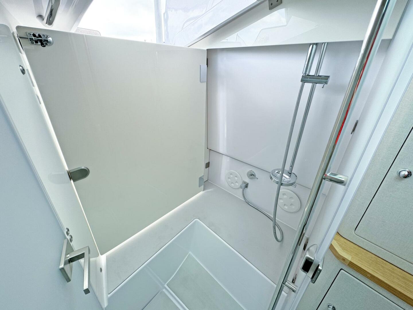 37ft Axopar Yacht For Sale 37ft Axopar Yacht For Sale