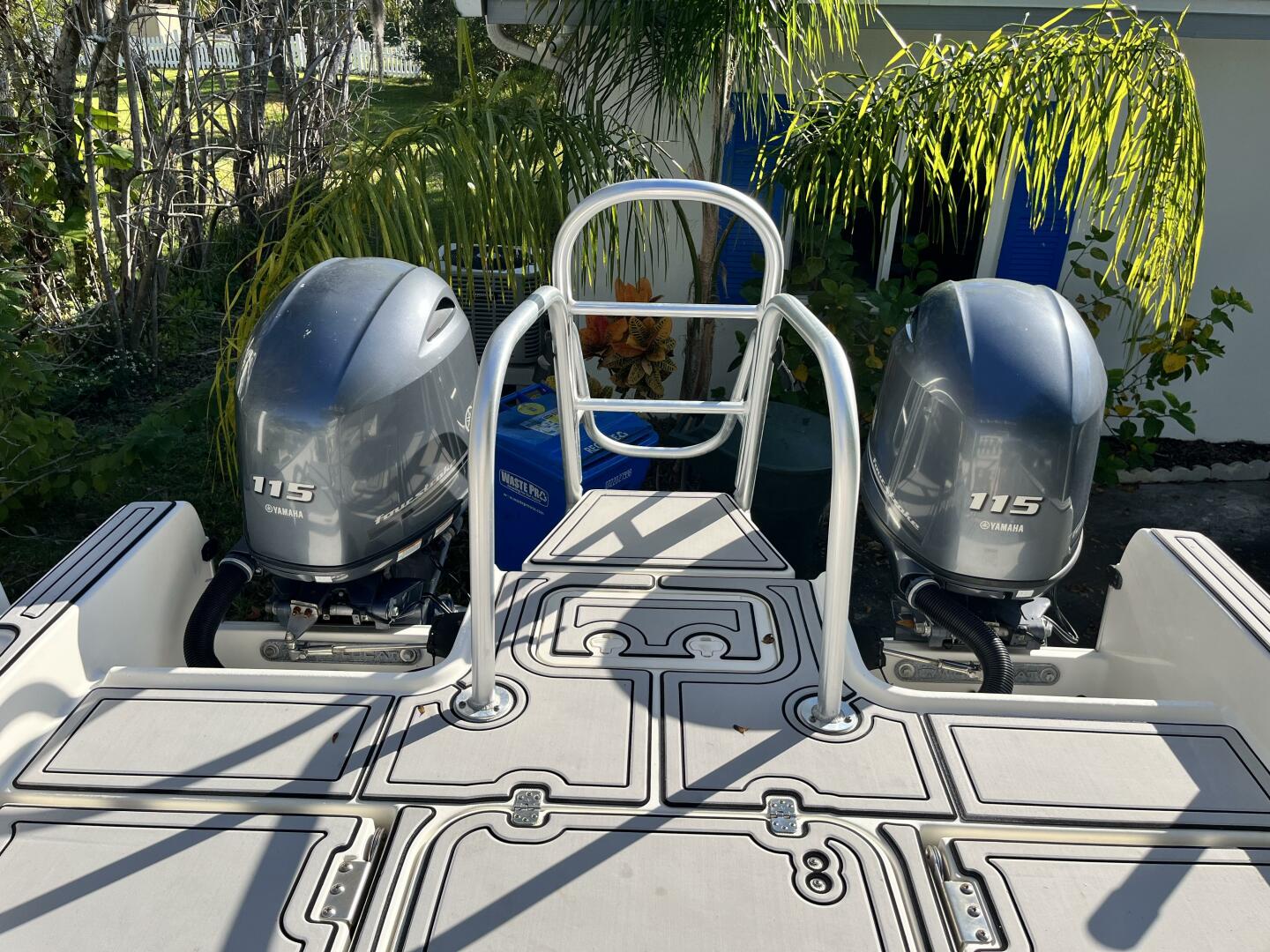 23ft World Cat Yacht For Sale