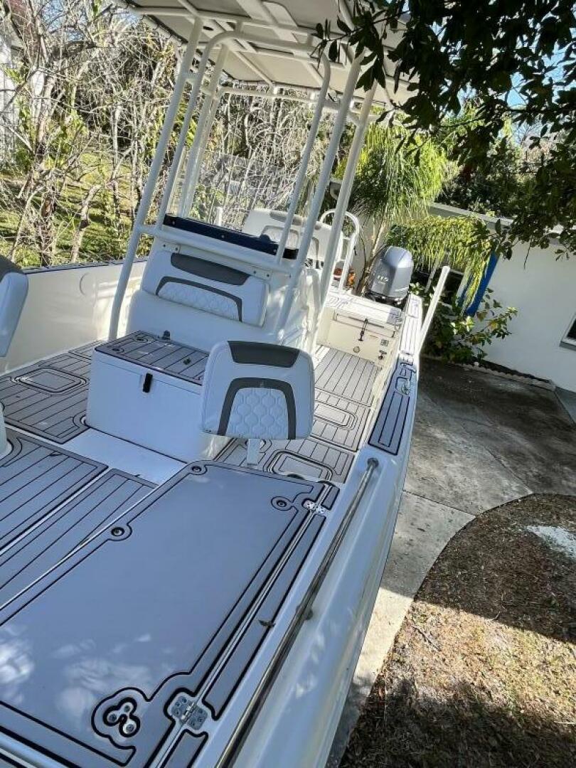 23ft World Cat Yacht For Sale