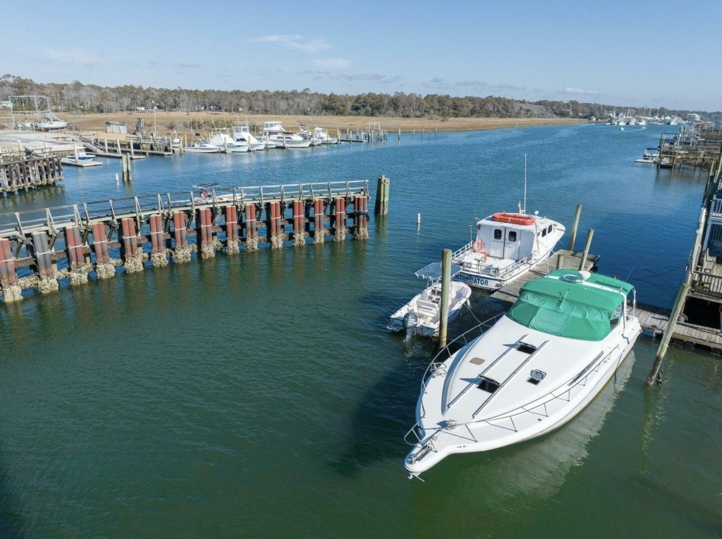 Calhoun s Saloon 42ft Sea Ray Yacht For Sale