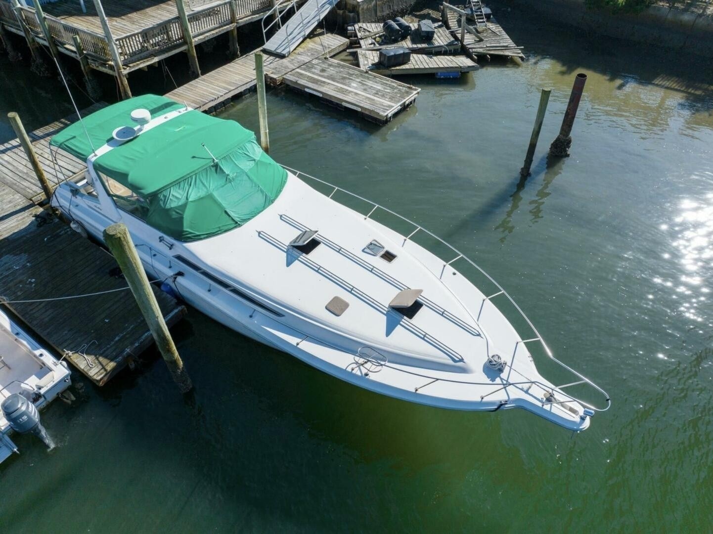 Calhoun s Saloon 42ft Sea Ray Yacht For Sale