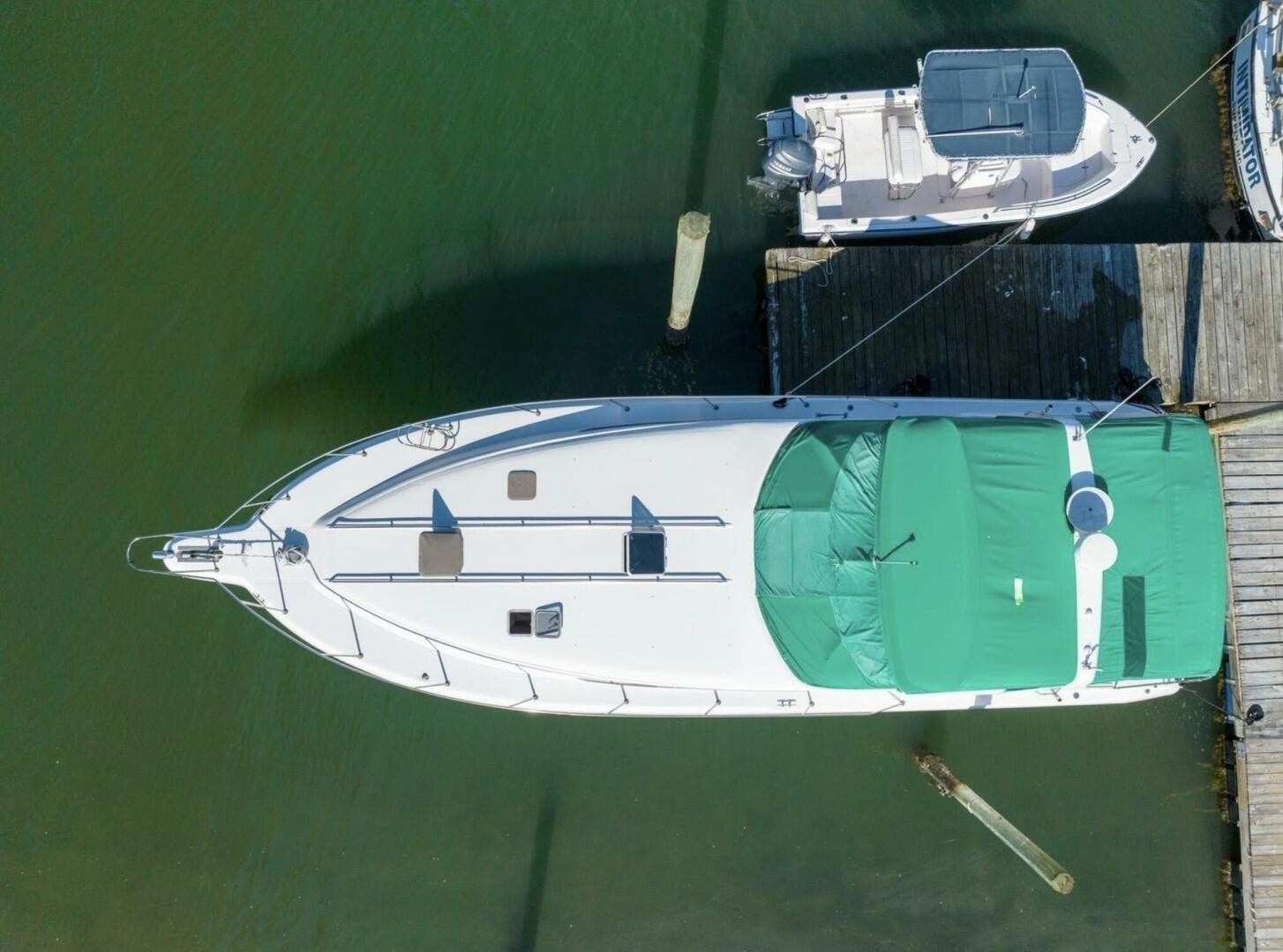 Calhoun s Saloon 42ft Sea Ray Yacht For Sale