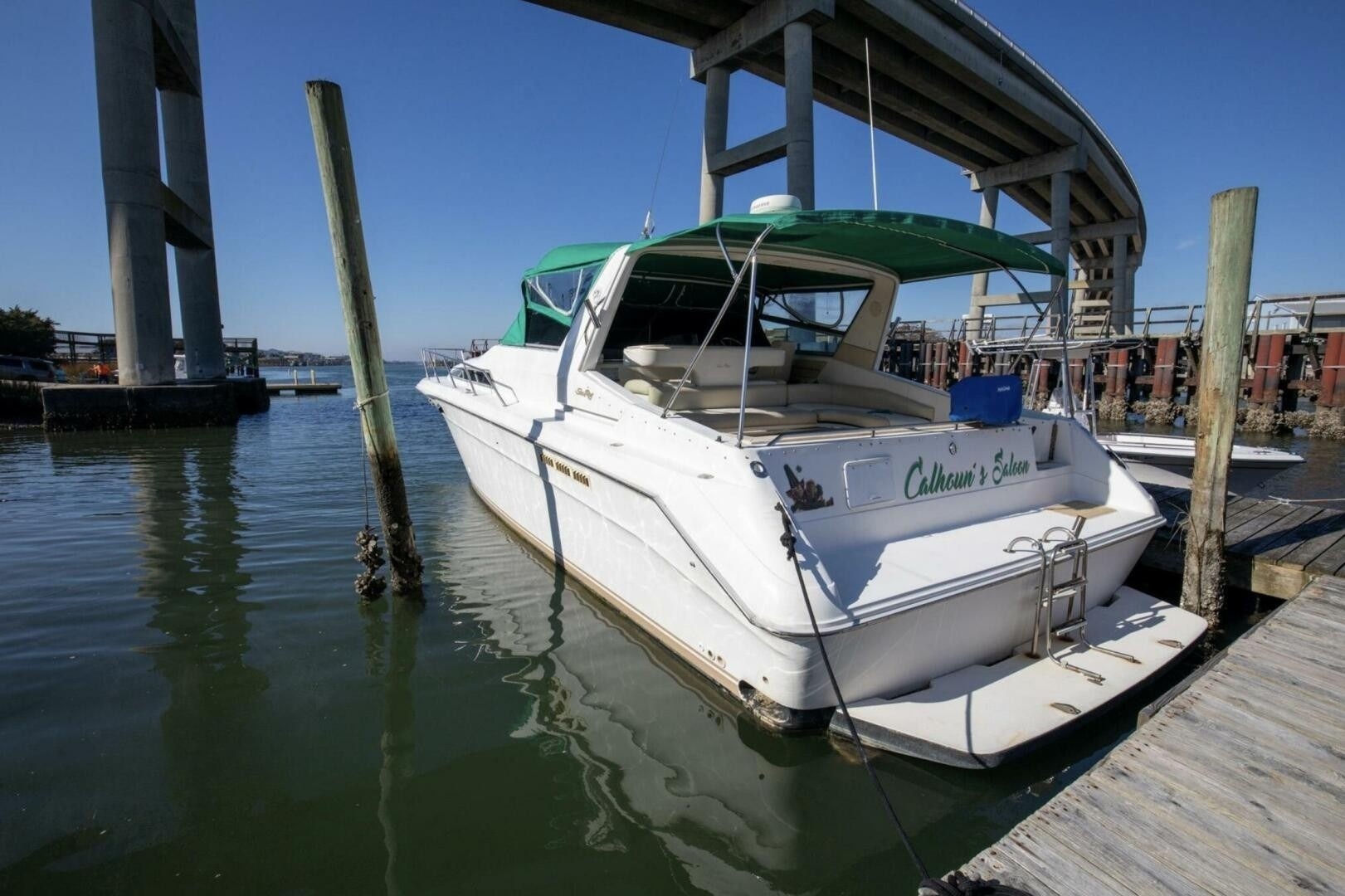 Calhoun s Saloon 42ft Sea Ray Yacht For Sale