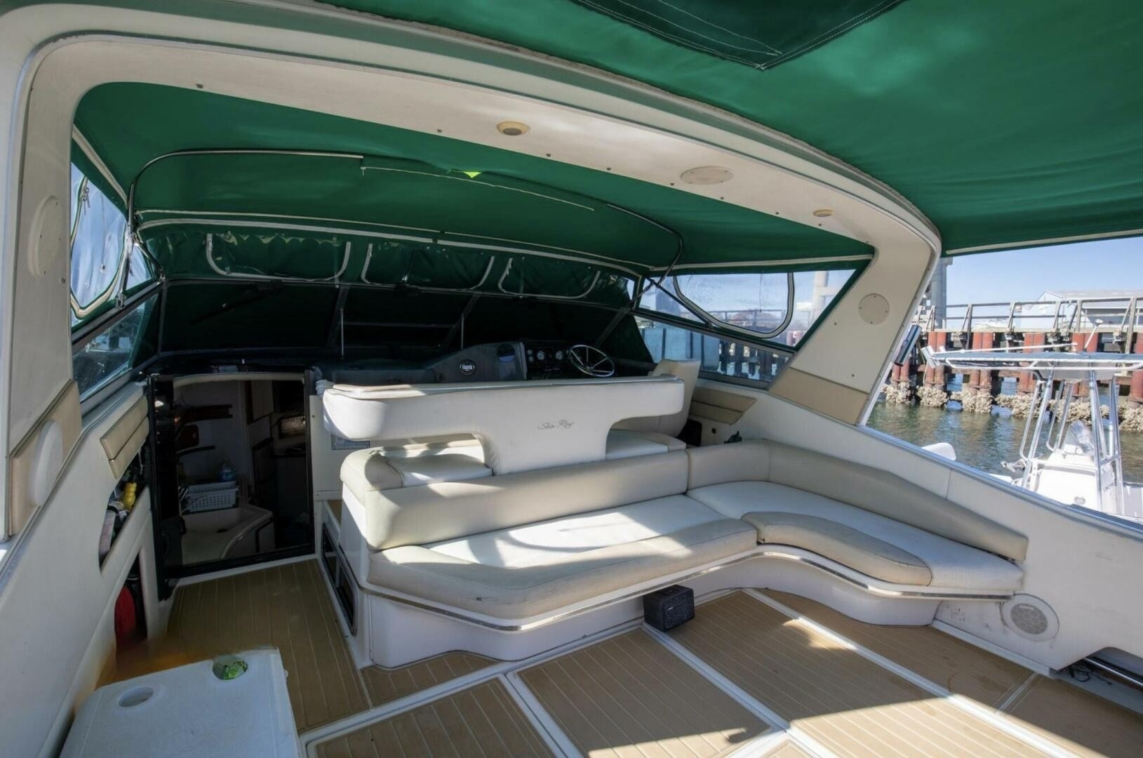 Calhoun s Saloon 42ft Sea Ray Yacht For Sale