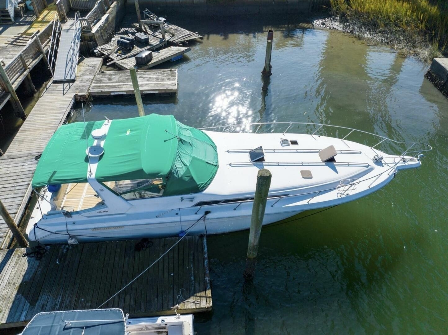 Calhoun s Saloon 42ft Sea Ray Yacht For Sale