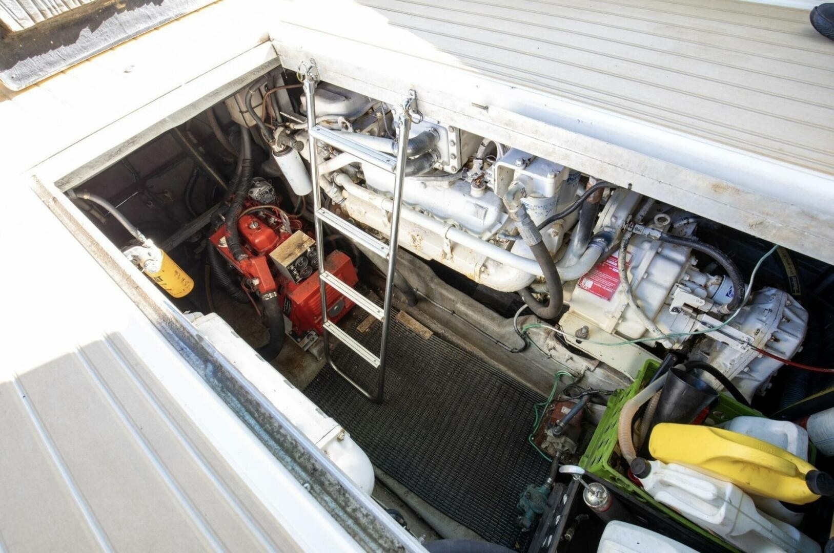 Calhoun s Saloon 42ft Sea Ray Yacht For Sale