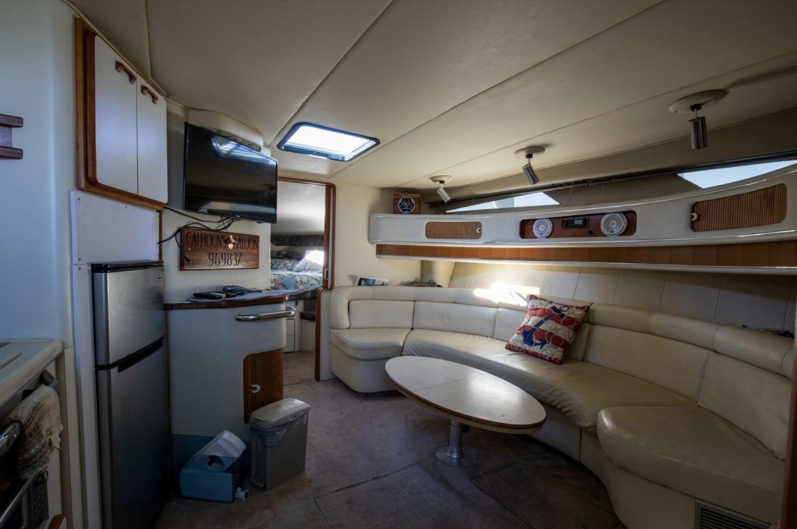 Calhoun s Saloon 42ft Sea Ray Yacht For Sale