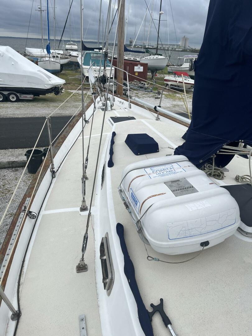 38ft Morgan Yacht For Sale
