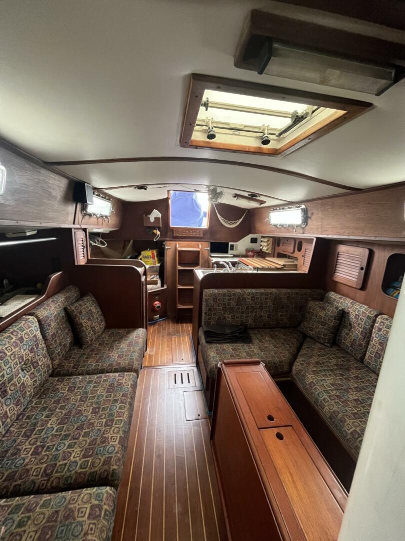 38ft Morgan Yacht For Sale