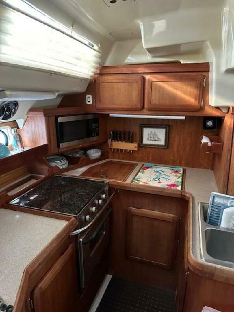 THREE DAYS 42ft Hunter Yacht For Sale