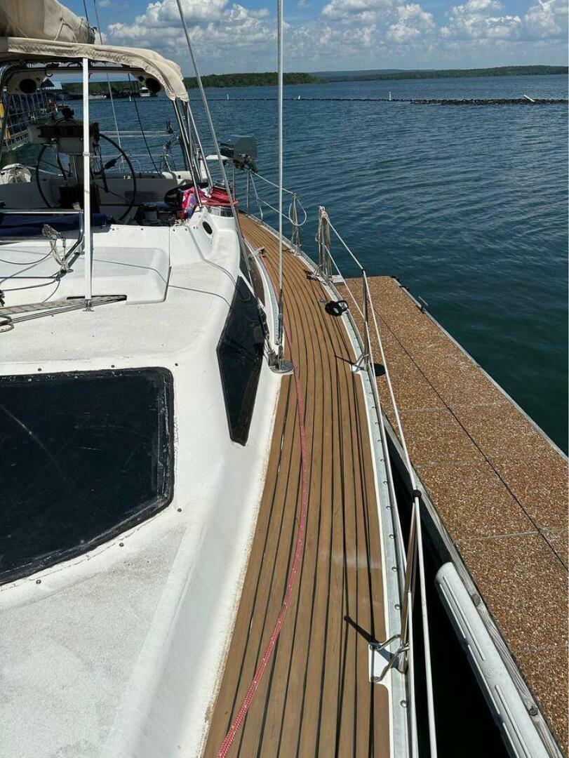 THREE DAYS 42ft Hunter Yacht For Sale