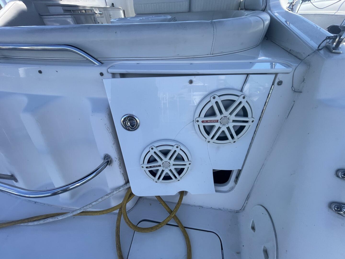 32ft Monterey Yacht For Sale