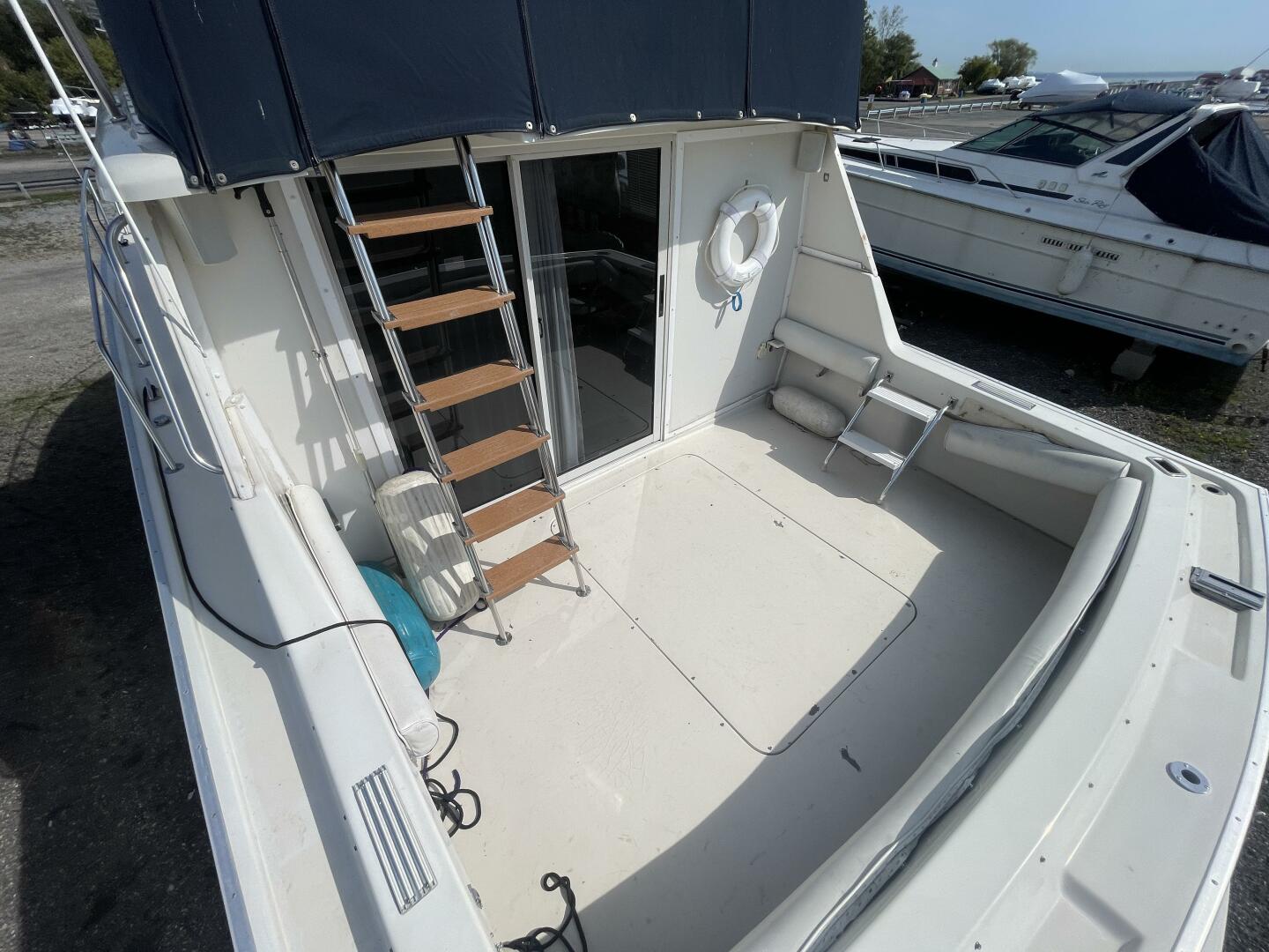 NO NAME 37ft Silverton Yacht For Sale