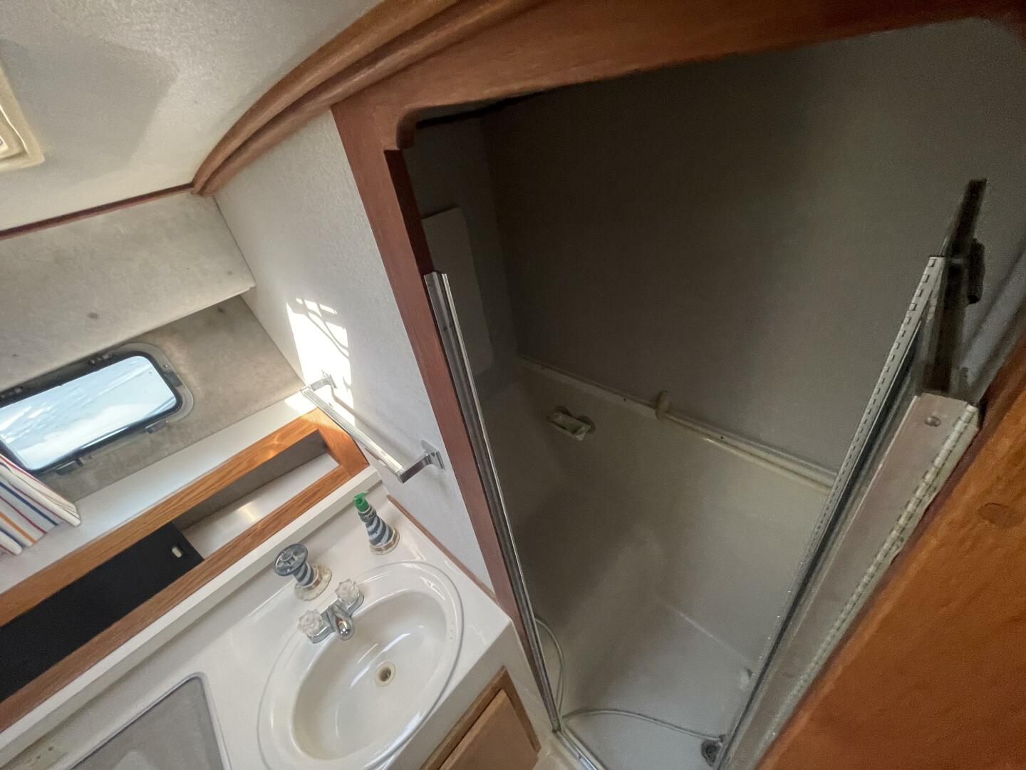 NO NAME 37ft Silverton Yacht For Sale