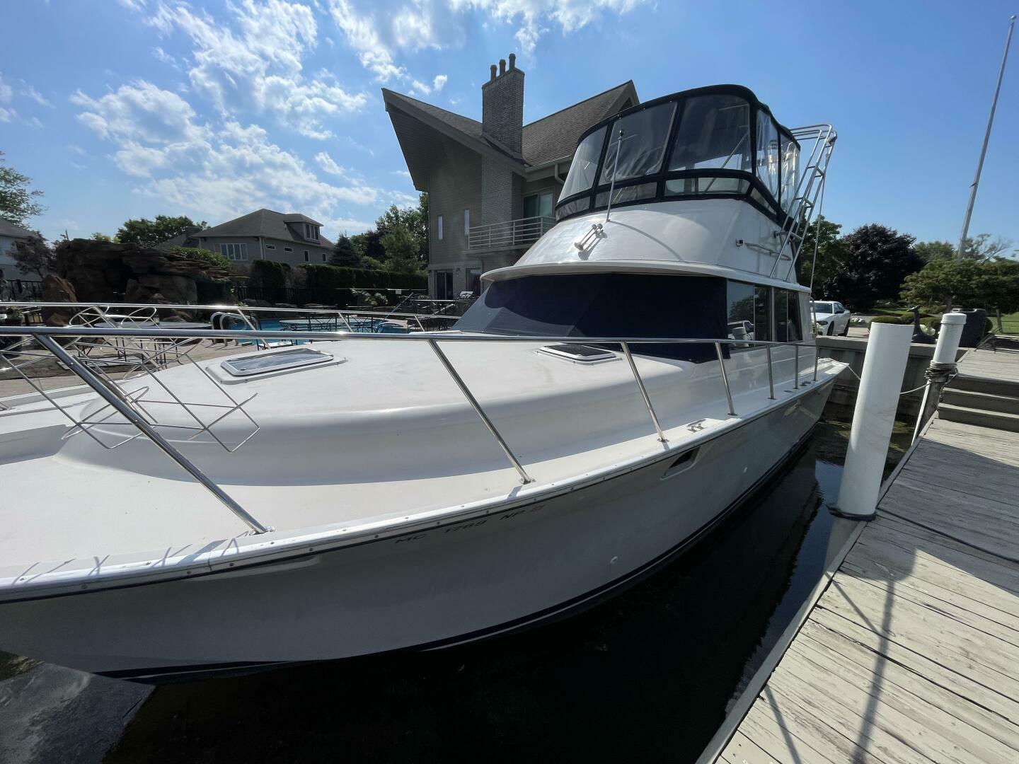 NO NAME 37ft Silverton Yacht For Sale