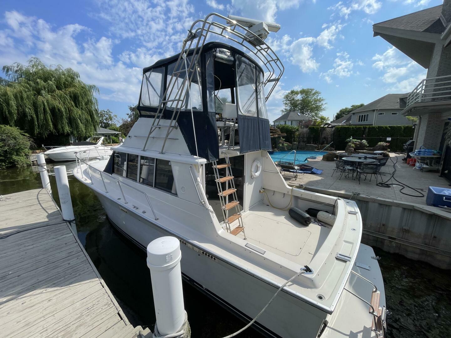 NO NAME 37ft Silverton Yacht For Sale