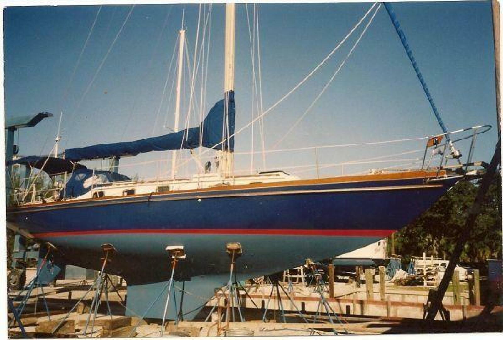 Dauphine 42ft Allied Yacht For Sale Dauphine 42ft Allied Yacht For Sale