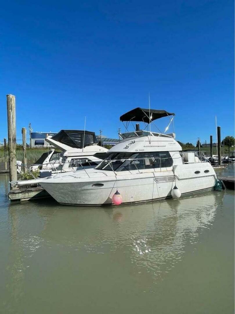 32ft Carver Yacht For Sale