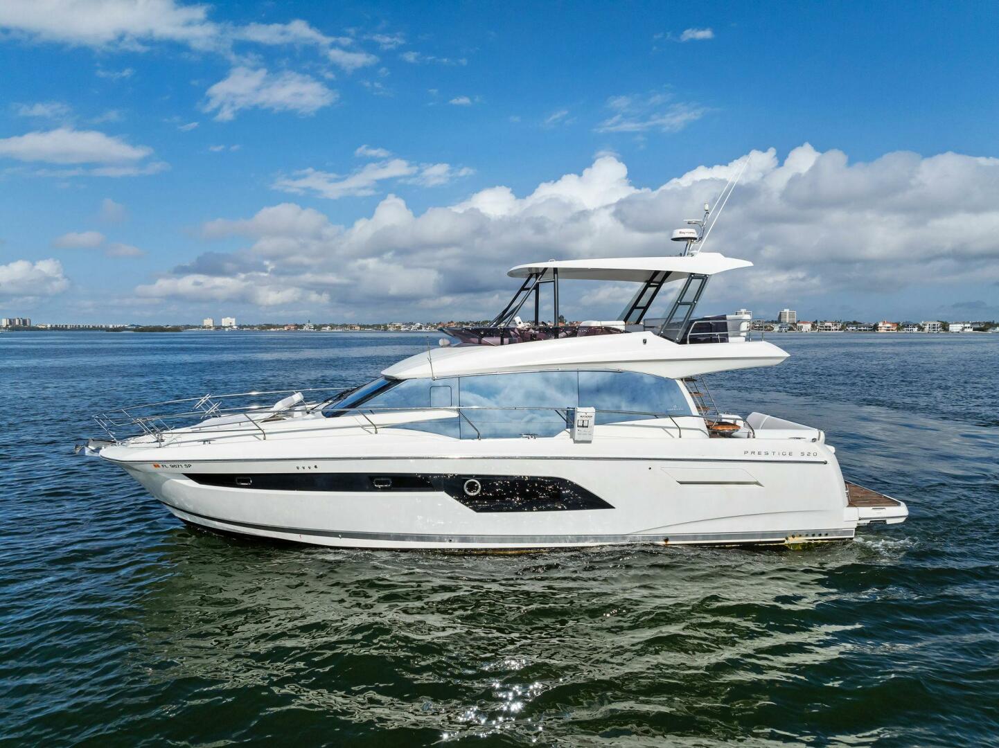 2019 Prestige 520 flybridge