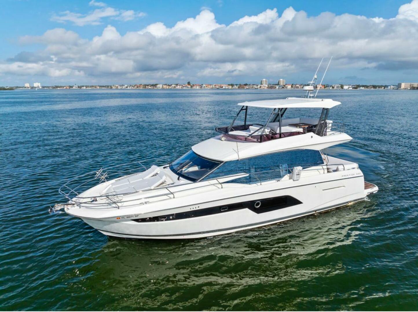 2019 Prestige 520 flybridge