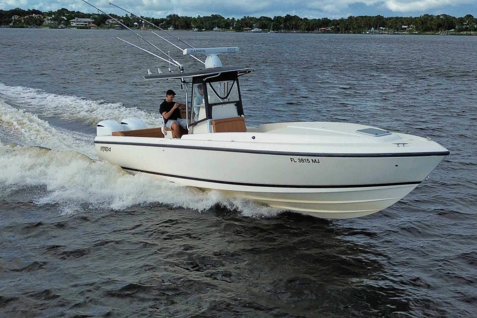 32ft Intrepid Yacht For Sale