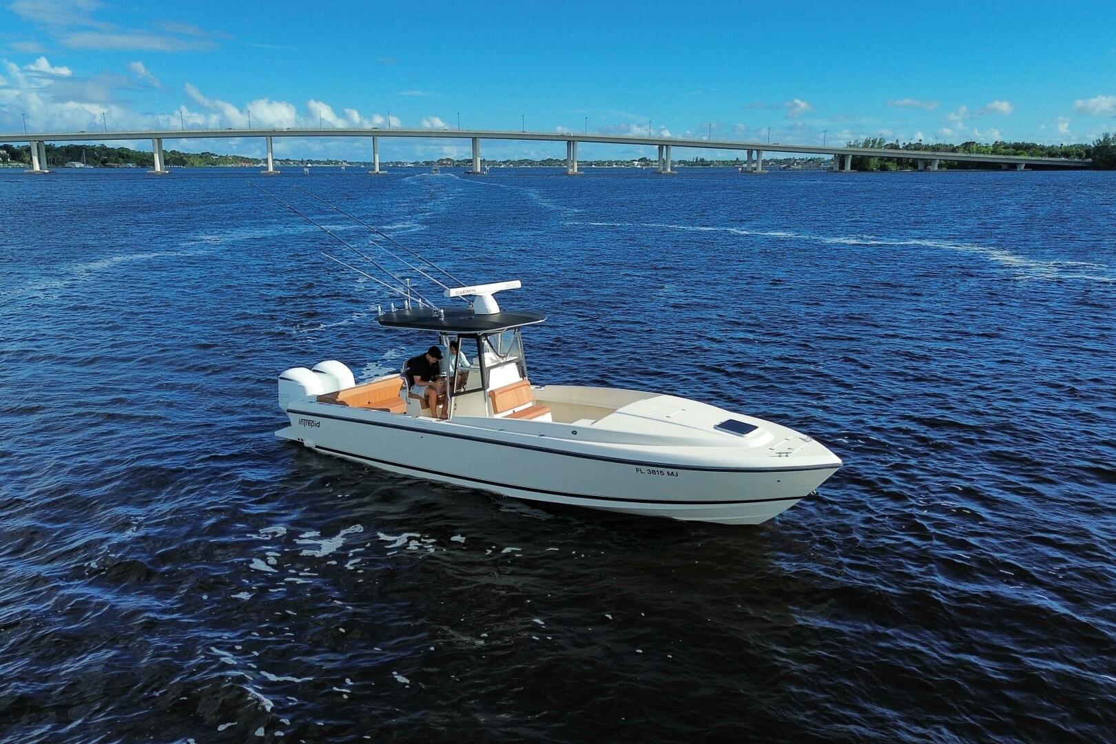 32ft Intrepid Yacht For Sale