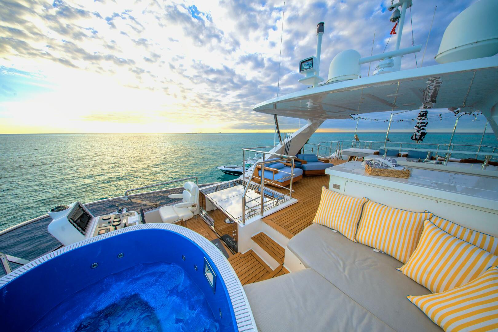 REHAB 108ft Benetti Yacht For Sale REHAB 108ft Benetti Yacht For Sale