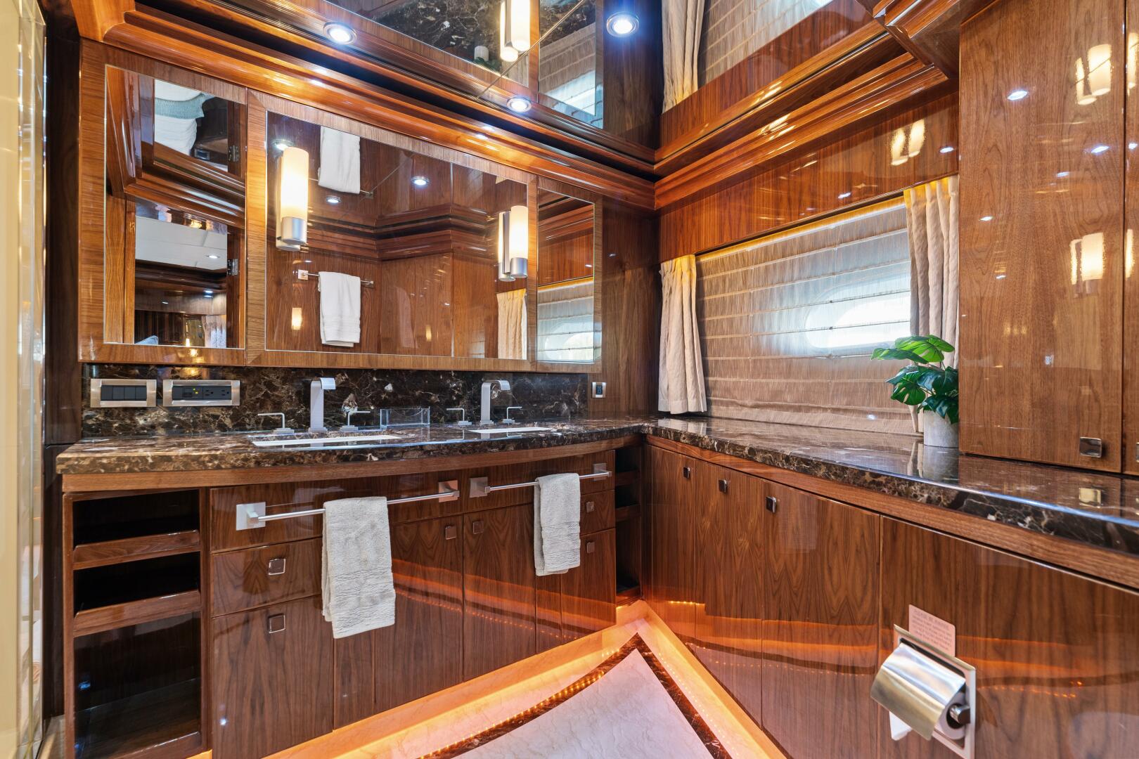 Mesmerize 125ft Hargrave Yacht For Sale