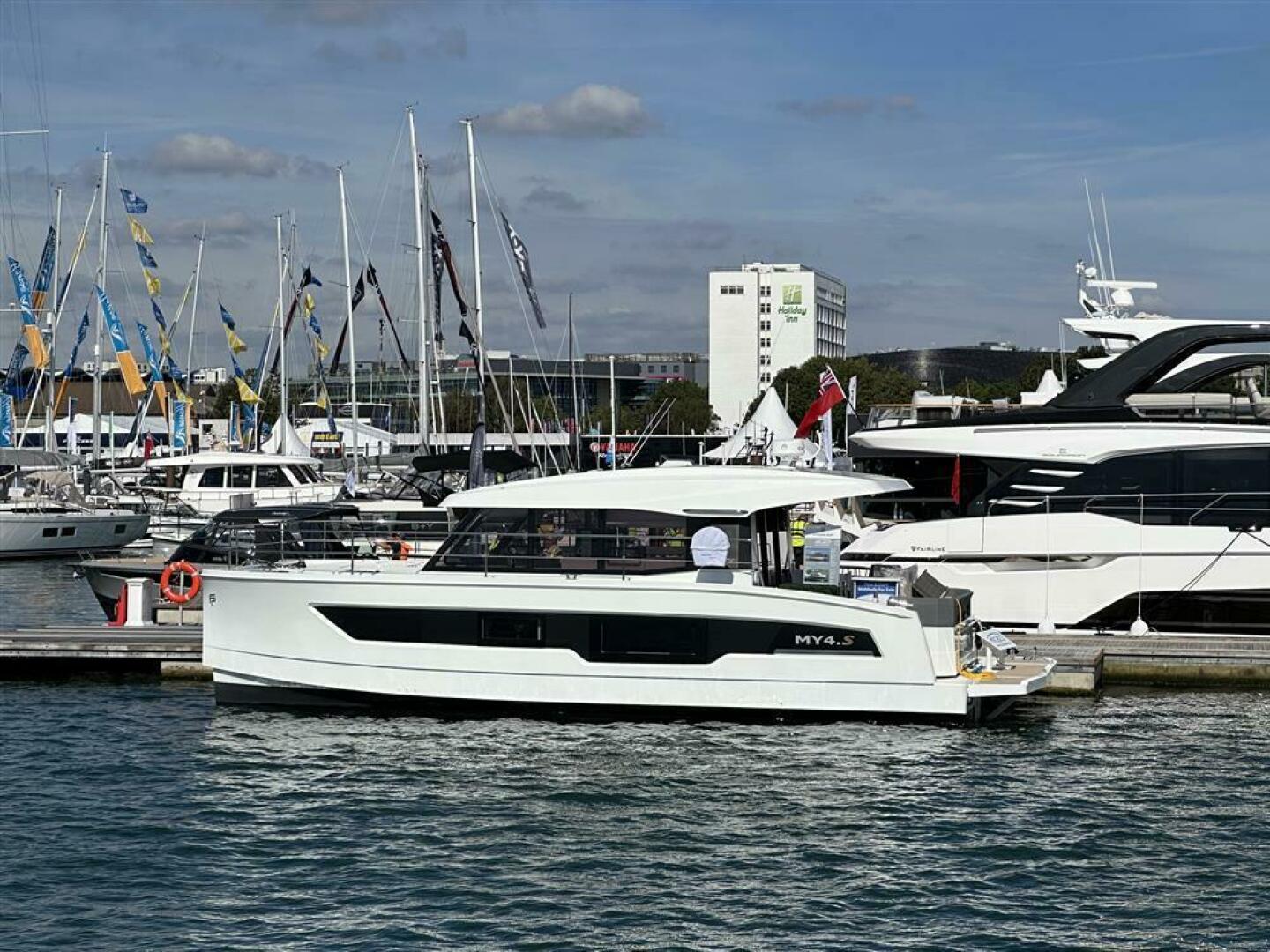 2023 Fountaine Pajot my4s