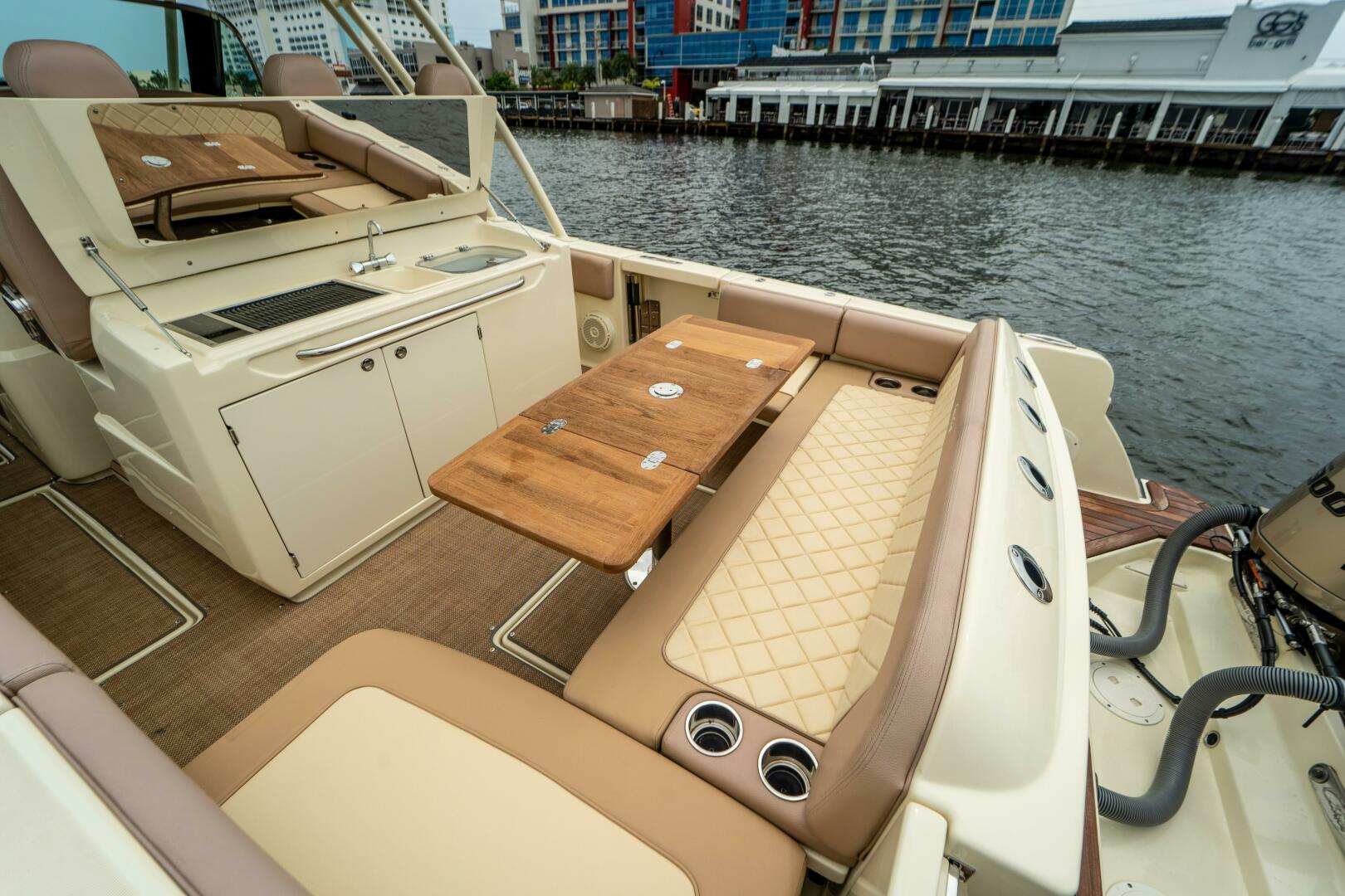 LADY LIBERTY 34ft Chris Craft Yacht For Sale