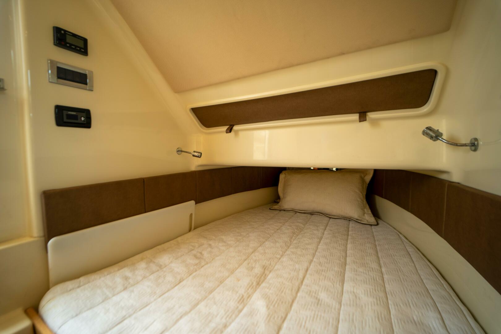 LADY LIBERTY 34ft Chris Craft Yacht For Sale