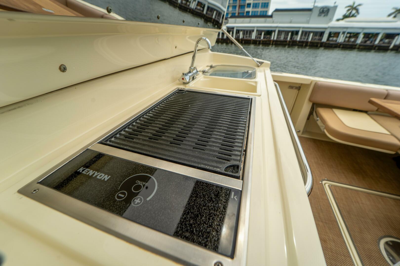 LADY LIBERTY 34ft Chris Craft Yacht For Sale
