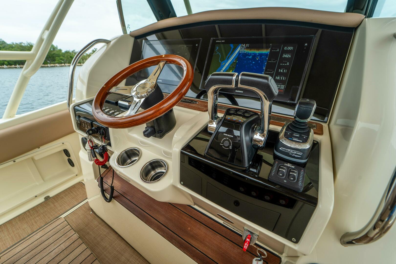 LADY LIBERTY 34ft Chris Craft Yacht For Sale