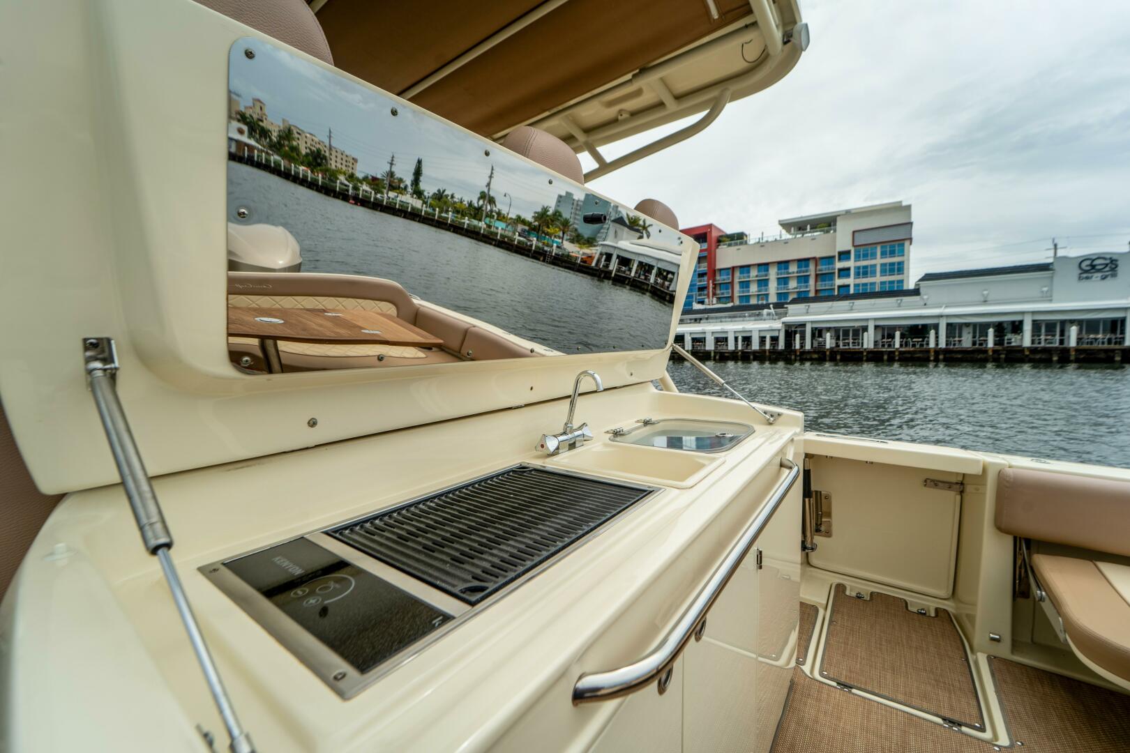 LADY LIBERTY 34ft Chris Craft Yacht For Sale